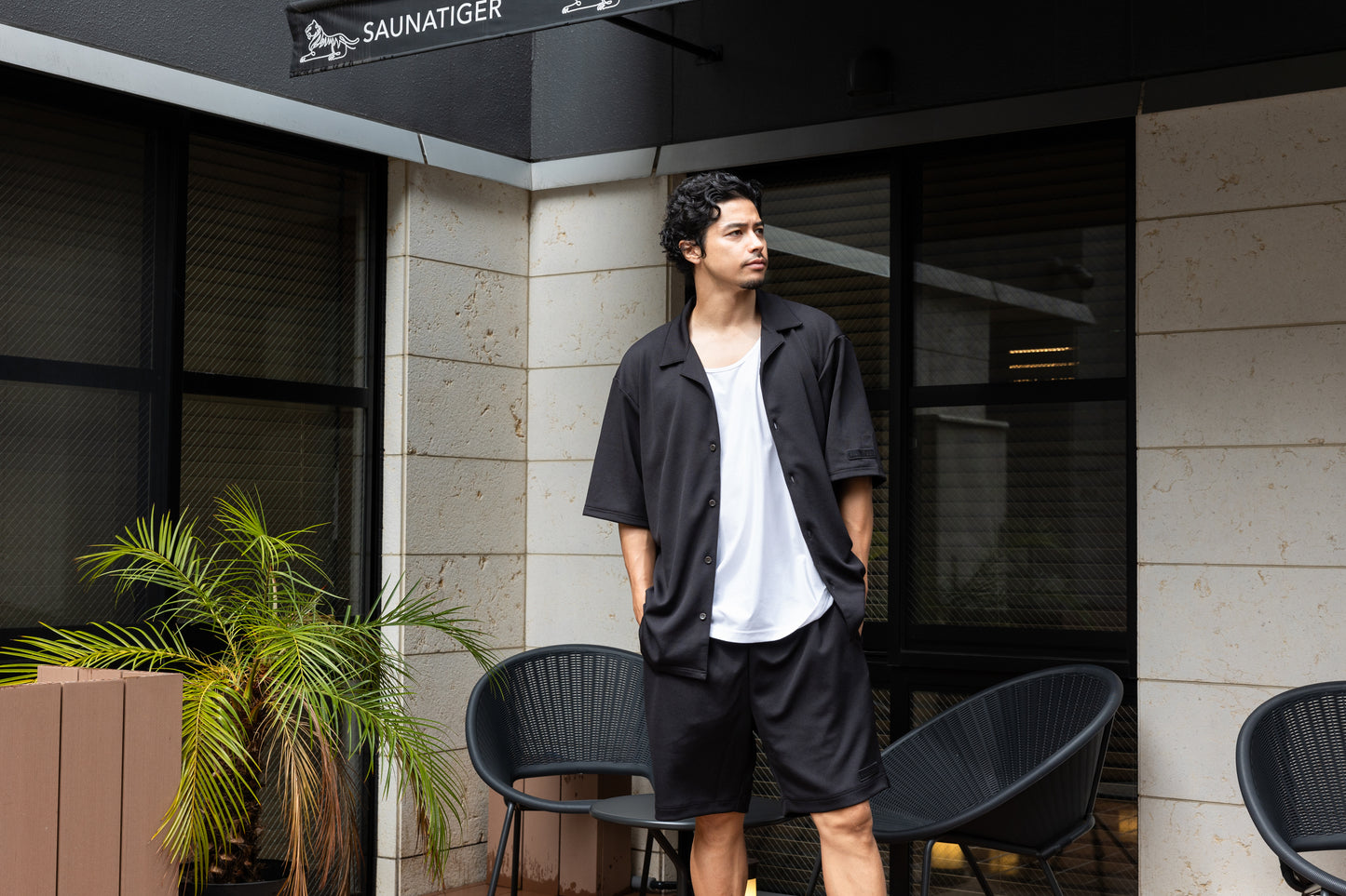 Open Color T-shirt Black